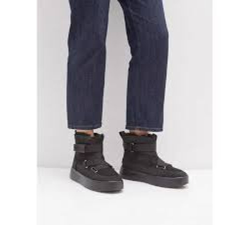 UGG Boom Buckle Boot Black