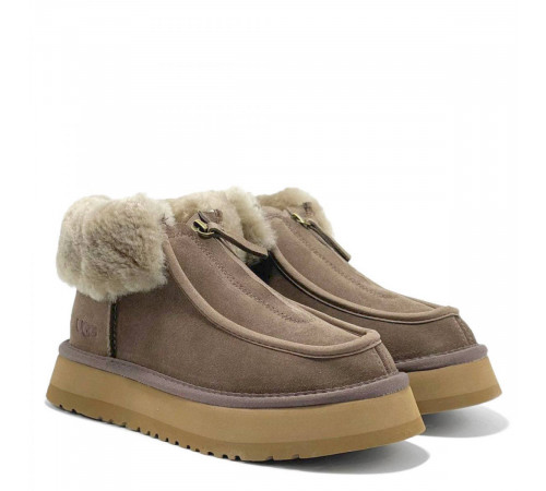 UGG Funkette Platform Boots Cappuccino
