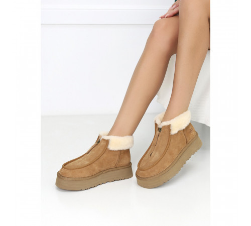 UGG Funkette Platform Boots Cappuccino