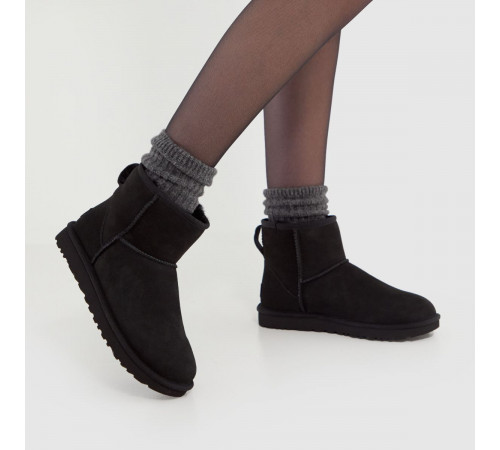 UGG Classic Mini Leather Black