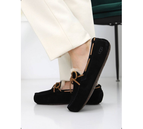 UGG Dakota Black