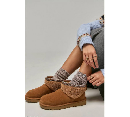 UGG Classic Ultra Mini Maxi Curly Black