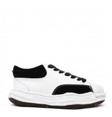 UGG Marin White